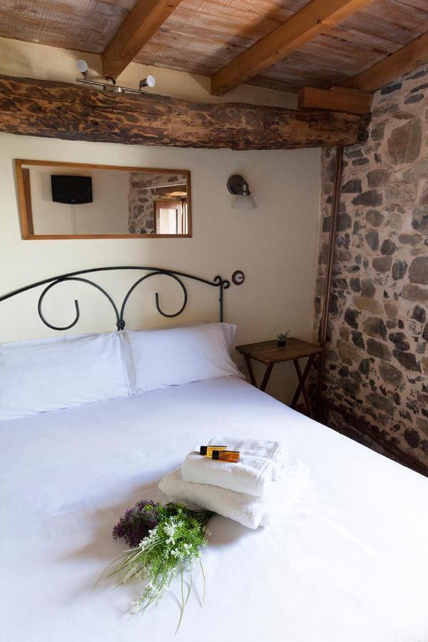 La Rosa Del Agua Bed and Breakfast El Acebo de San Miguel Exteriör bild